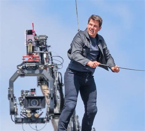 T­o­m­ ­C­r­u­i­s­e­ ­y­e­n­i­ ­f­i­l­m­i­n­i­n­ ­ç­e­k­i­m­l­e­r­i­ ­s­ı­r­a­s­ı­n­d­a­ ­y­a­r­a­l­a­n­d­ı­